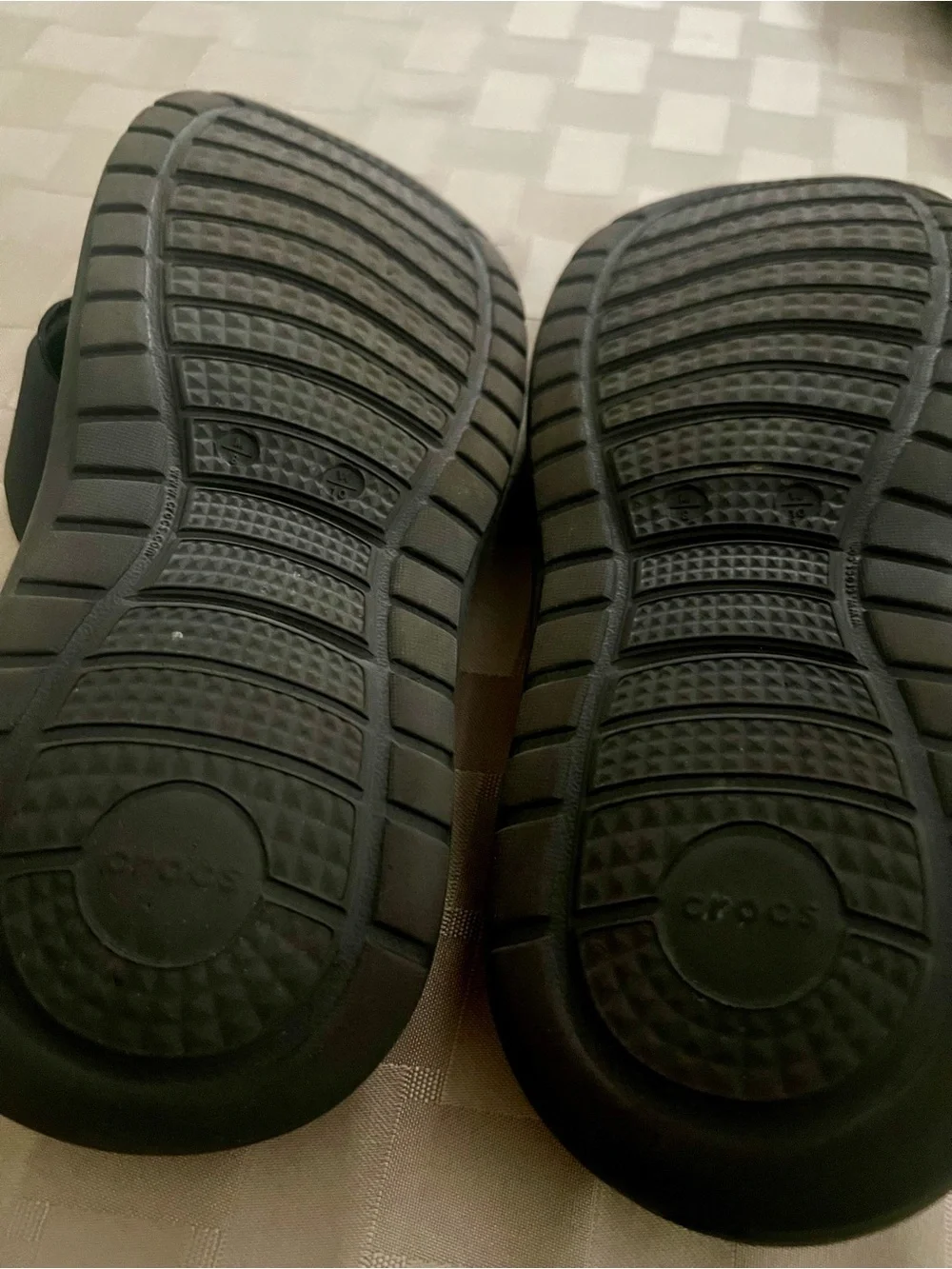 Crocs Reviva Collection Sandals Flip Flops Men’s 8 Women’s 10